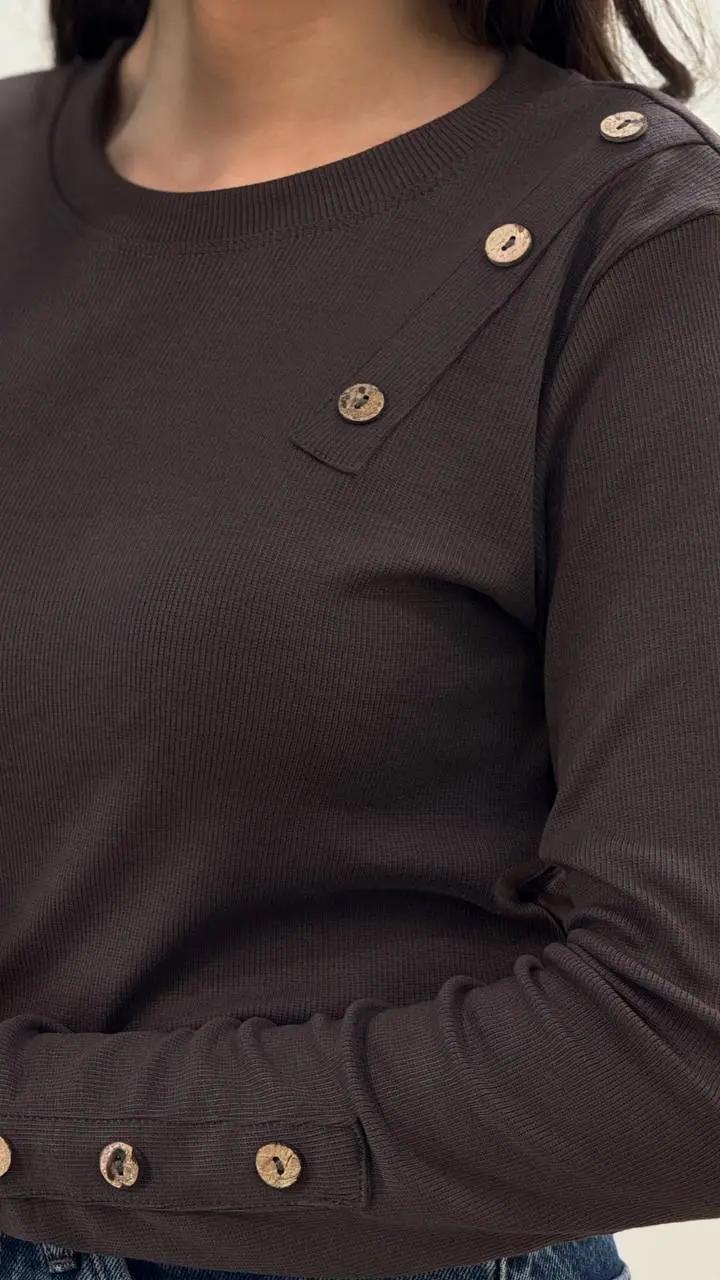 بلوز دکمه چوبی