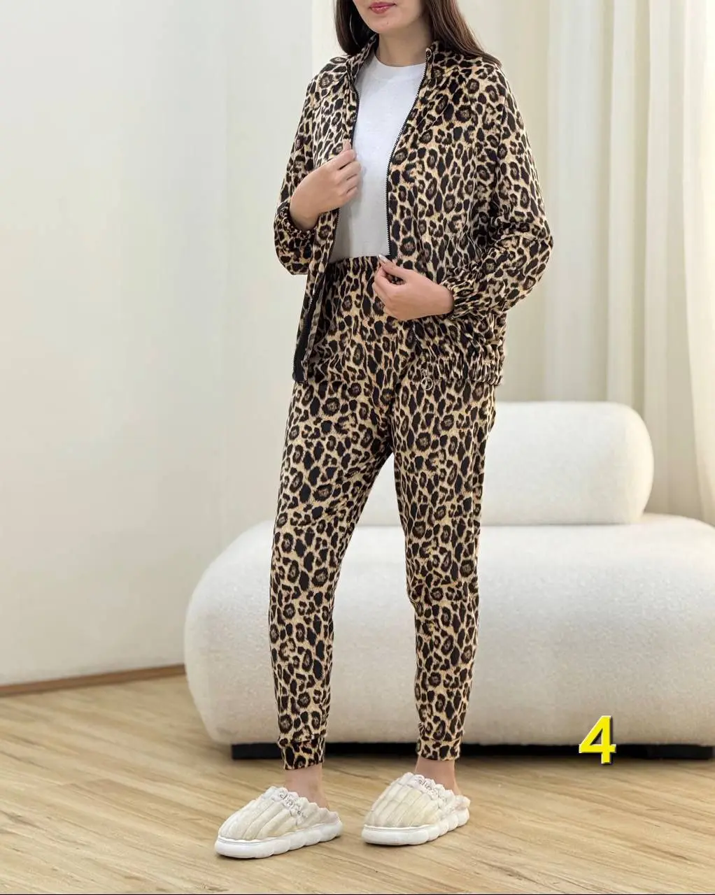 ست سویشرت وشلوار استیکر