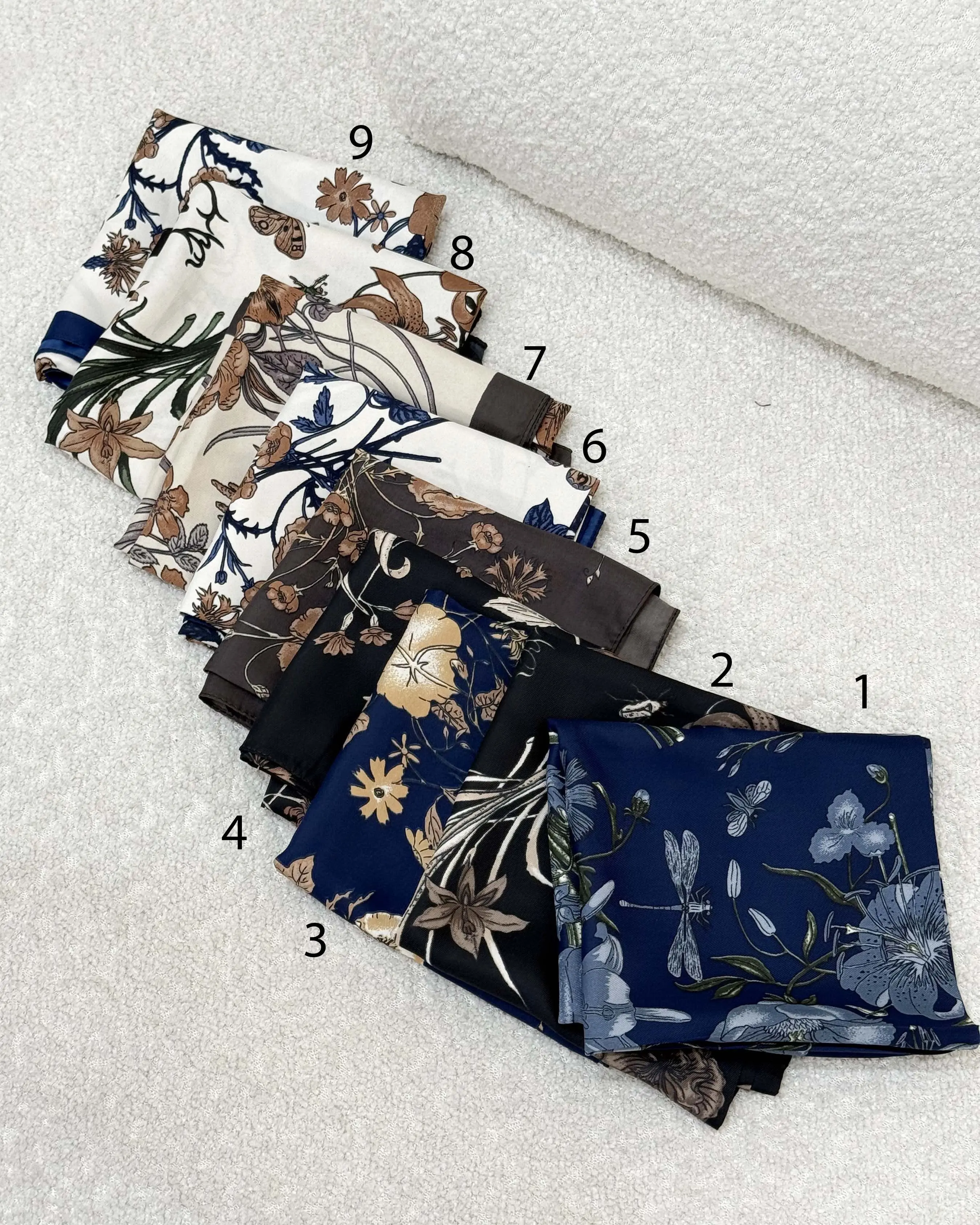 مینی اسکارف گلی