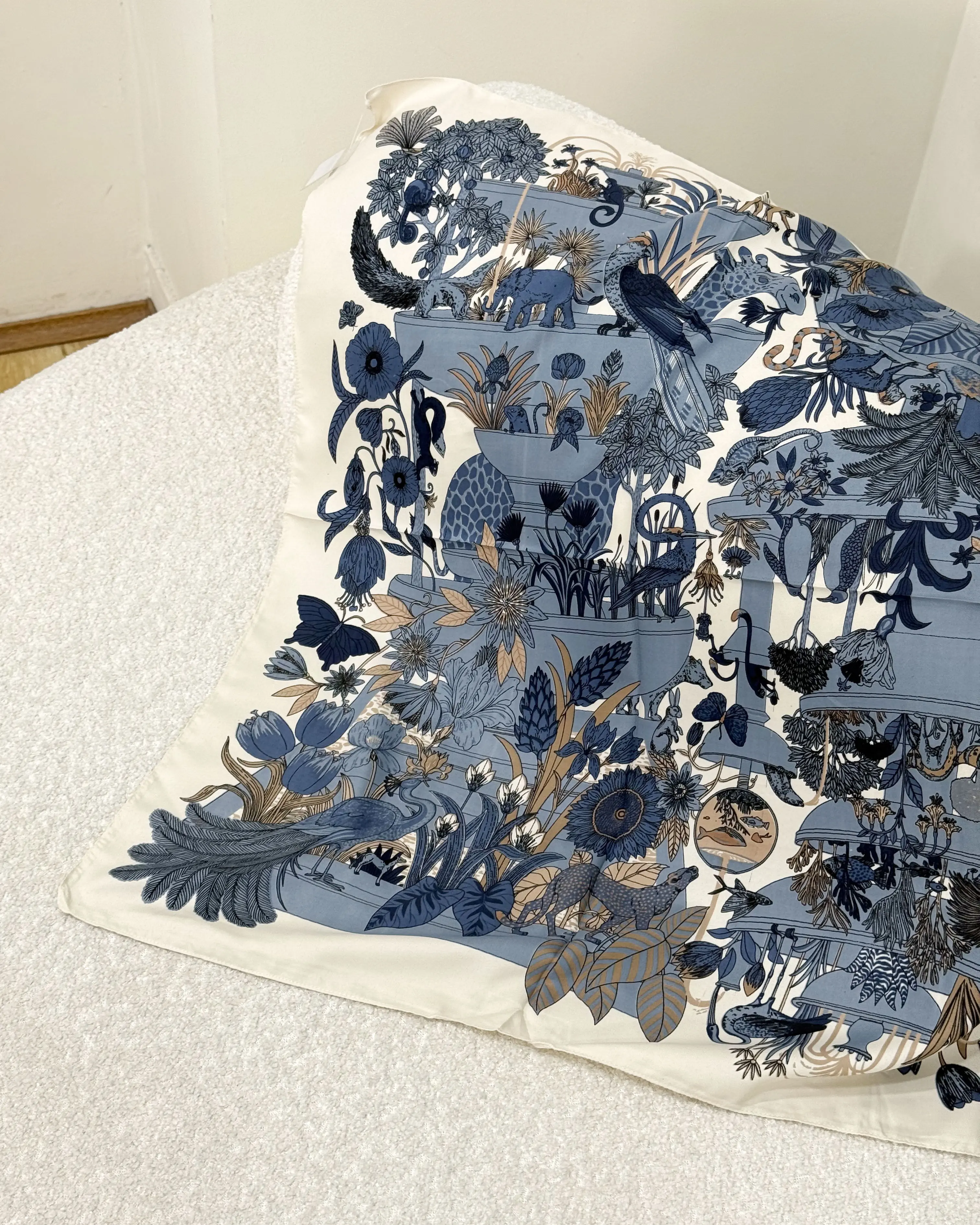 مینی اسکارف طرحدار